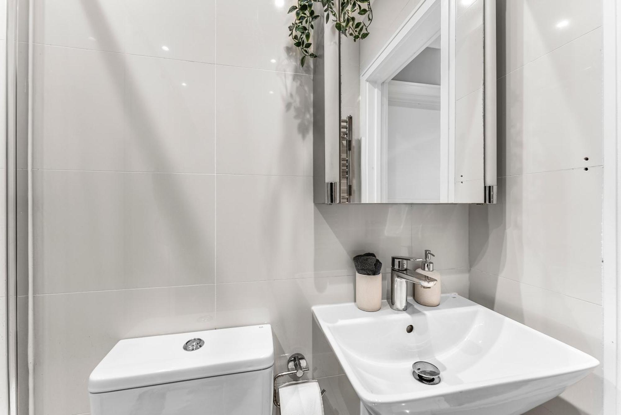 Comfortable City Centre Apartment For Contractors And Couples - City Centre Бристол Екстериор снимка