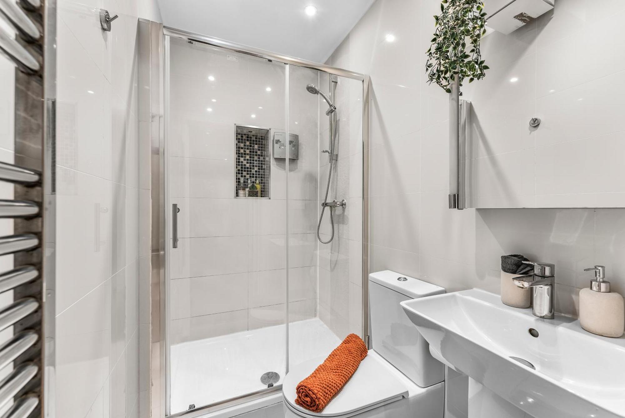 Comfortable City Centre Apartment For Contractors And Couples - City Centre Бристол Екстериор снимка