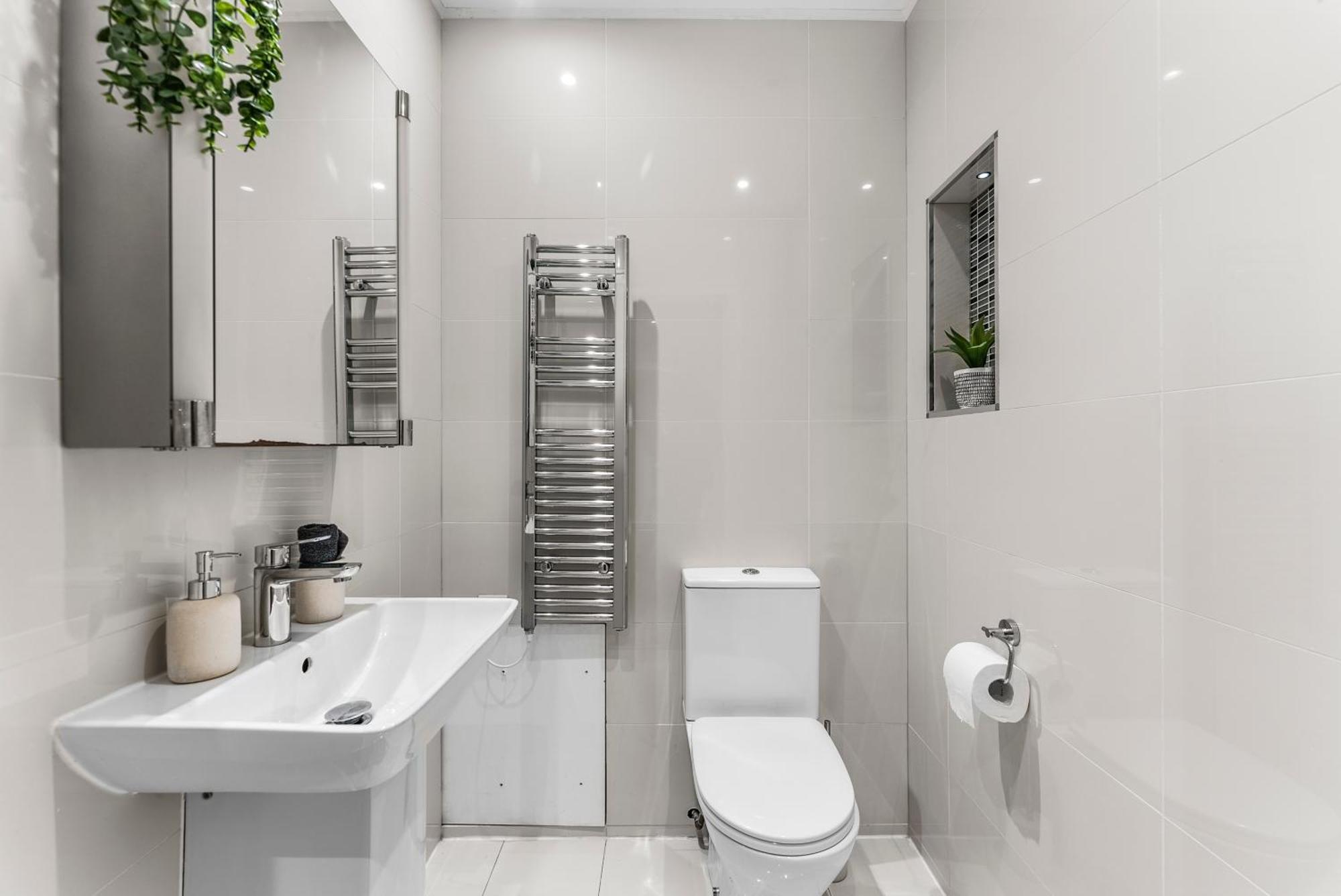 Comfortable City Centre Apartment For Contractors And Couples - City Centre Бристол Екстериор снимка